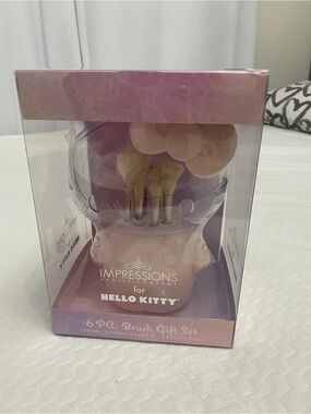 First Impressions Hello Kitty Pink and Cream 6-Pc Brush Gift Set